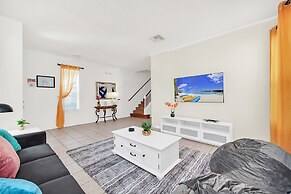 Lake View Getaway: Pool, Game Room, Theming!