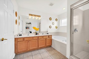 Lake View Getaway: Pool, Game Room, Theming!