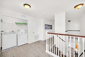 Lake View Getaway: Pool, Game Room, Theming!