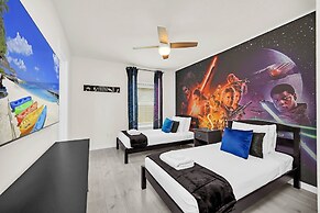 Lake View Getaway: Pool, Game Room, Theming!