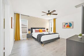 Lake View Getaway: Pool, Game Room, Theming!