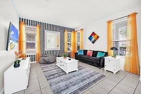 Lake View Getaway: Pool, Game Room, Theming!