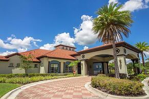 Lake View Getaway: Pool, Game Room, Theming!