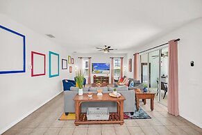 Lake View Getaway: Pool, Game Room, Theming!