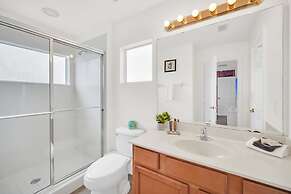 Lake View Getaway: Pool, Game Room, Theming!