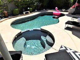 The Desert Pearl - Private Pool & Spa!