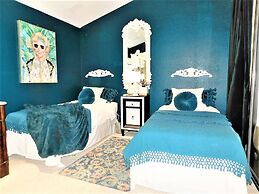 The Desert Pearl - Private Pool & Spa!