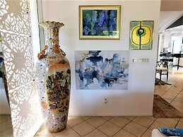 The Desert Pearl - Private Pool & Spa!