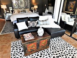 The Desert Pearl - Private Pool & Spa!