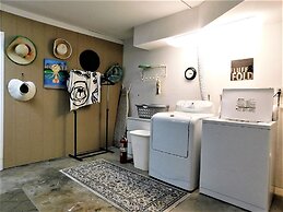 The Desert Pearl - Private Pool & Spa!