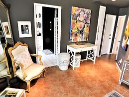 The Desert Pearl - Private Pool & Spa!