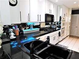 The Desert Pearl - Private Pool & Spa!