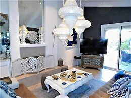 The Desert Pearl - Private Pool & Spa!