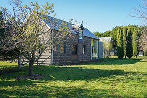 Honeysuckle Barn & Garden