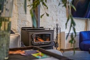 Honeysuckle Barn & Garden