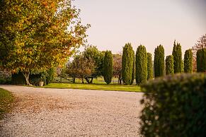 Honeysuckle Barn & Garden