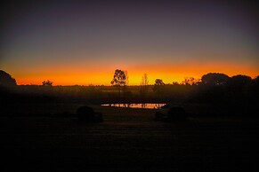 Honeysuckle Barn & Garden