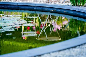 Honeysuckle Barn & Garden