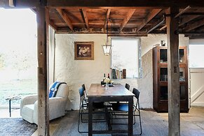 Honeysuckle Barn & Garden