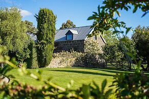 Honeysuckle Barn & Garden