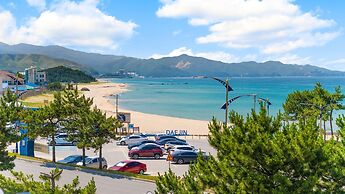 Donghae Badae Meomuleuda