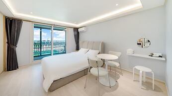 Donghae Badae Meomuleuda