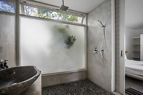 Villa Nakal by Alfred in Bali