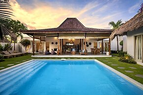 Villa Nakal by Alfred in Bali