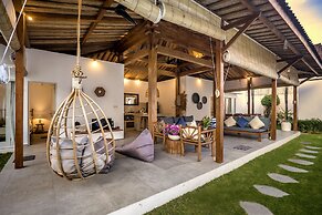 Villa Nakal by Alfred in Bali