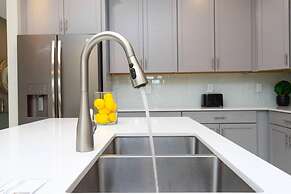 Wonderful 6bd 5bat w Golf Course Championsgate