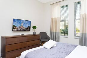 Wonderful 6bd 5bat w Golf Course Championsgate