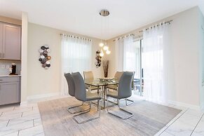 Wonderful 6bd 5bat w Golf Course Championsgate