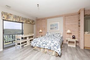 Stoneridge 3BR Standard Condo, Sleeps 8 by RedAwning