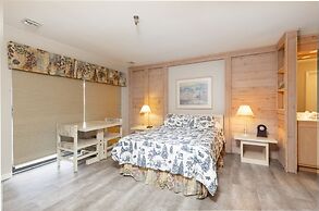 Stoneridge 3BR Standard Condo, sleeps 8! by RedAwning - Save 10% on 3 