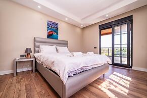Lux Villa w Balcony Pool Sauna Garden in Antalya