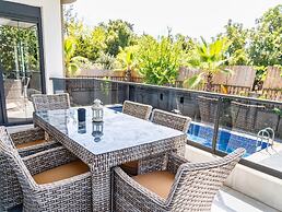 Lux Villa w Balcony Pool Sauna Garden in Antalya