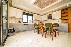 Lux Villa w Balcony Pool Sauna Garden in Antalya