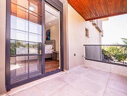 Lux Villa w Balcony Pool Sauna Garden in Antalya