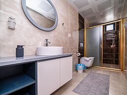 Lux Villa w Balcony Pool Sauna Garden in Antalya