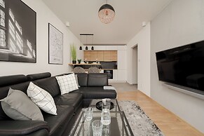 Apartment Dmowskiego by Renters Prestige