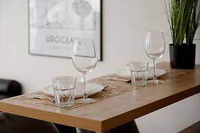 Apartment Dmowskiego by Renters Prestige