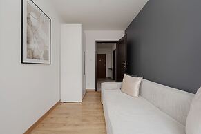 Apartment Dmowskiego by Renters Prestige