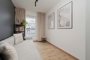 Apartment Dmowskiego by Renters Prestige