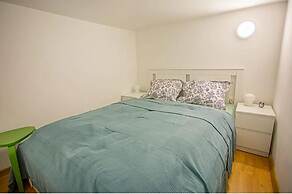 Boutique apartment in the party street