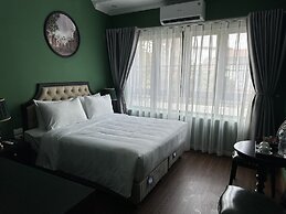 Madelise Adora Hotel