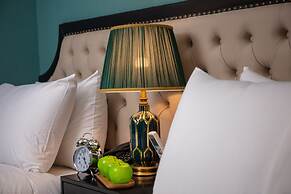 Madelise Adora Hotel