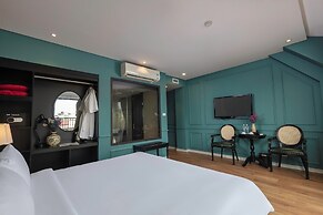 Madelise Adora Hotel