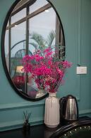 Madelise Adora Hotel