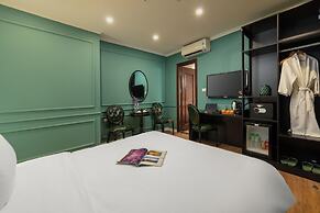 Madelise Adora Hotel