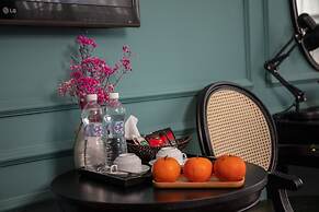 Madelise Adora Hotel